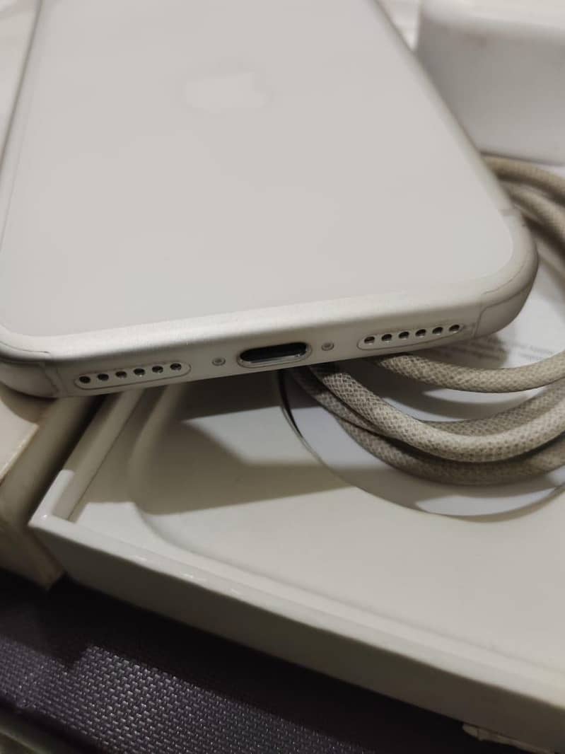 Apple iPhone 17 Pro Max 3