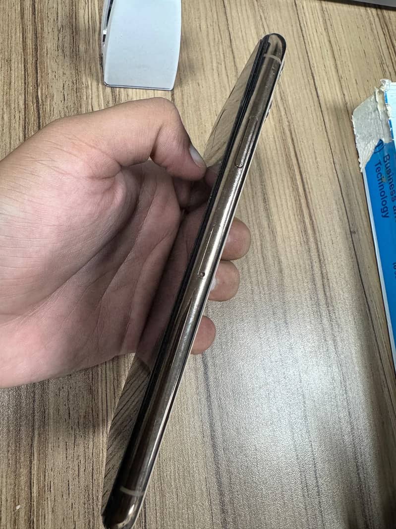 Apple iPhone 11 Pro Max 1