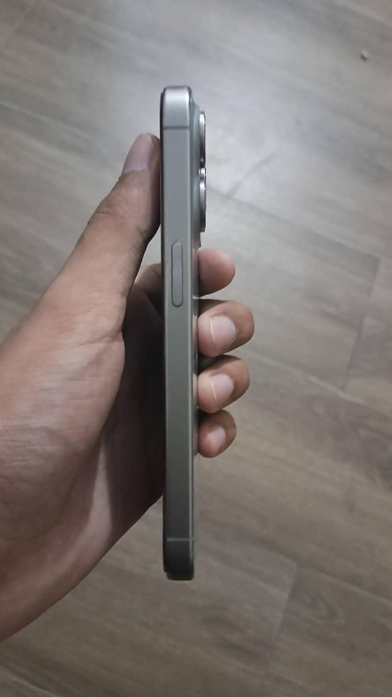 Apple iPhone 15 Pro 1