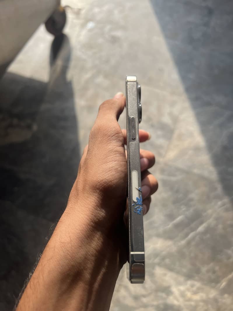 Apple iPhone 13 Pro 1