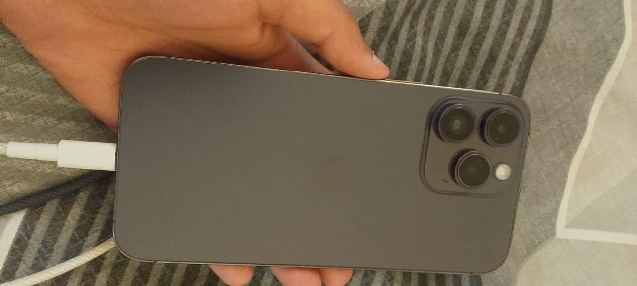 Apple iPhone 14 Pro Max 3