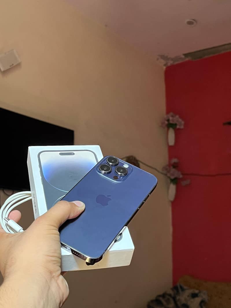 Apple iPhone 14 Pro Max 1