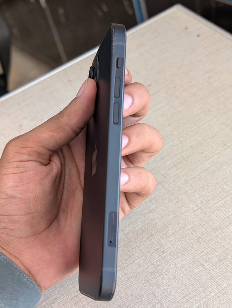 Apple iPhone 12 2