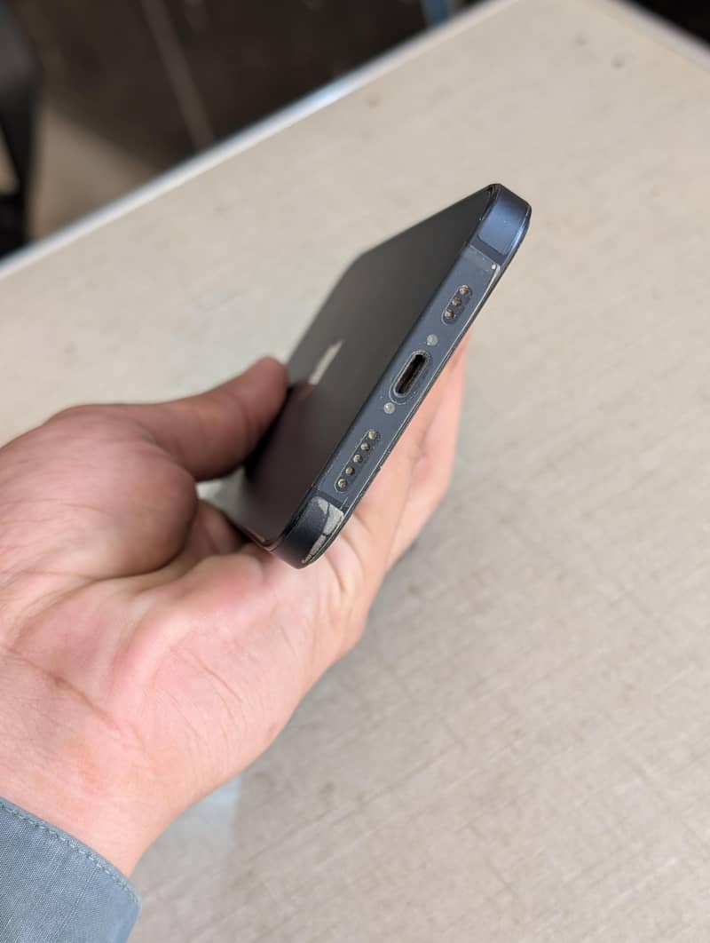 Apple iPhone 12 3