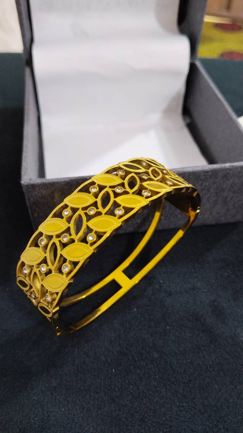beautiful trending handcuffs 5