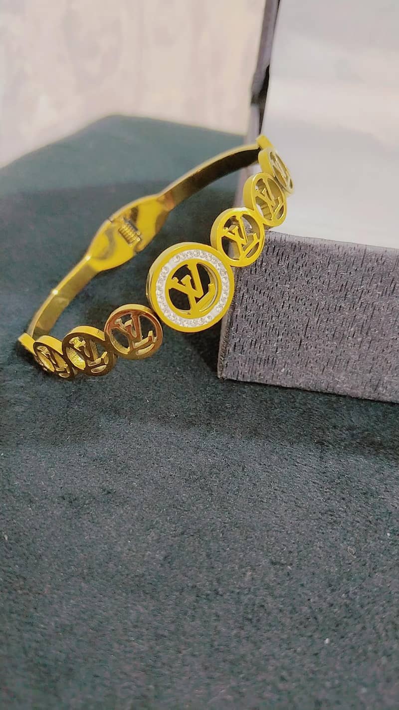 beautiful trending handcuffs 7