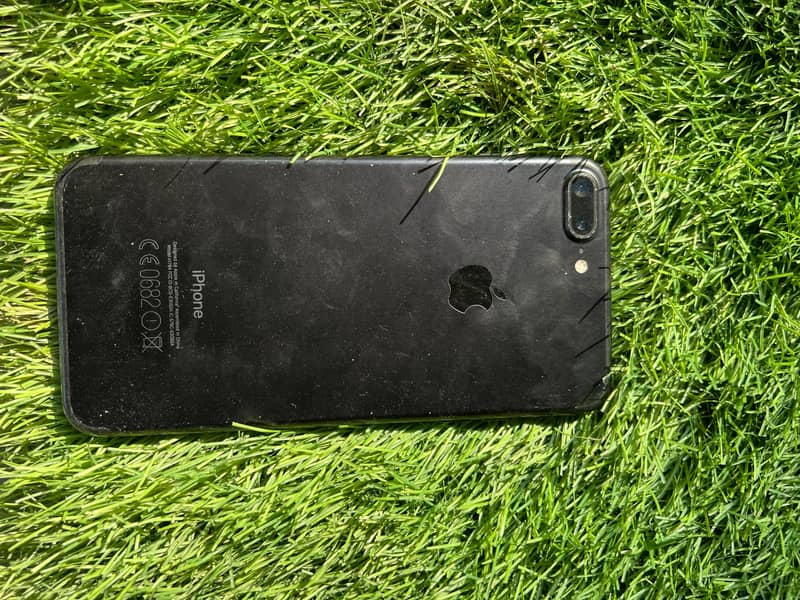 Apple iPhone 7 Plus 0