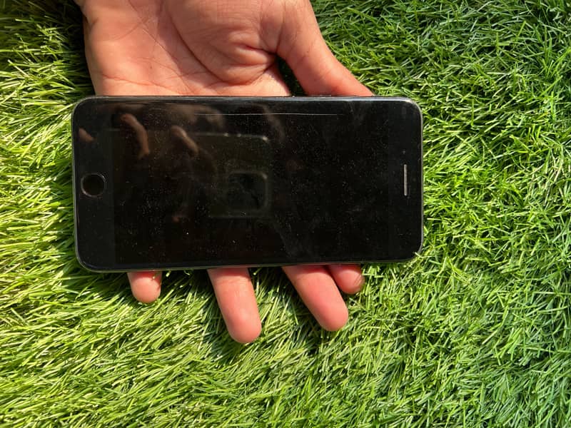Apple iPhone 7 Plus 1
