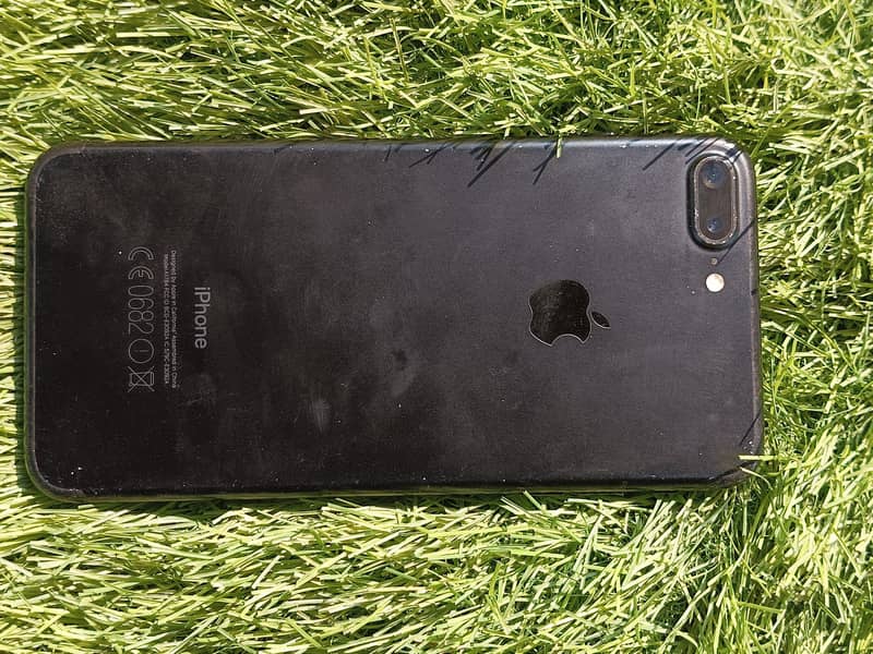 Apple iPhone 7 Plus 3
