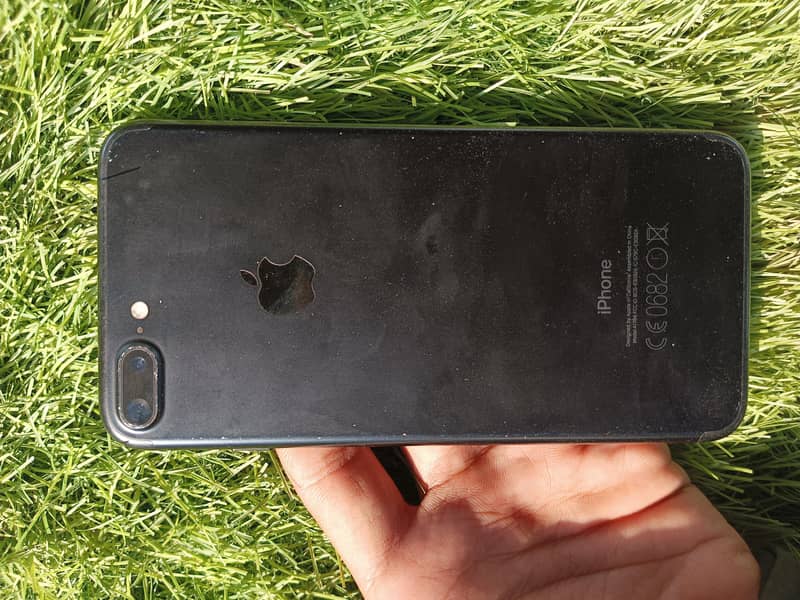 Apple iPhone 7 Plus 6