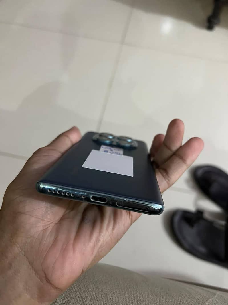 Xiaomi Redmi Note 14 Pro 1