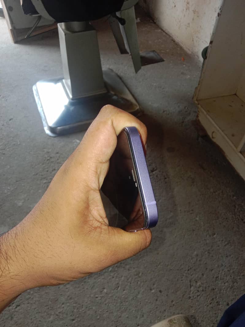 Apple iPhone 12 5