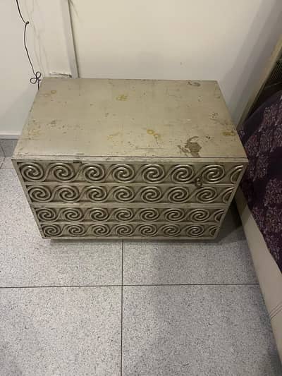 only bed with 2 side table