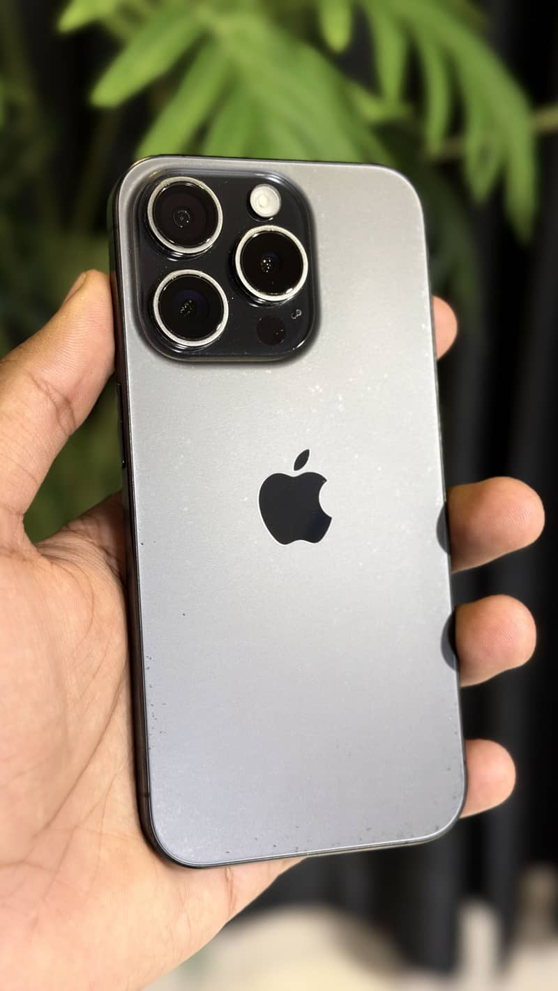 Apple iPhone 15 Pro 0