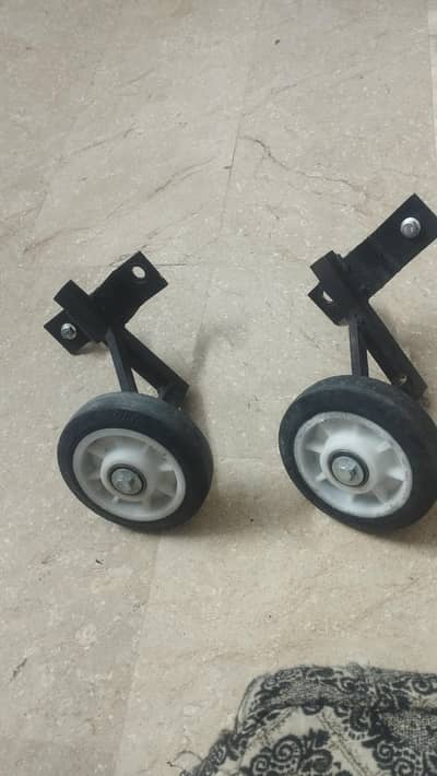 scooty side wheels