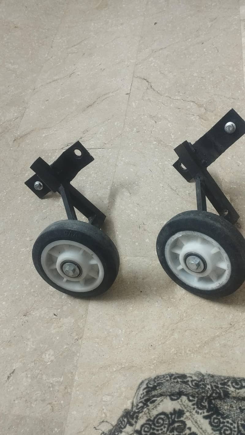 scooty side wheels 0