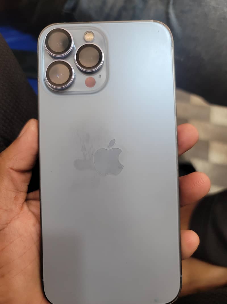 Apple iPhone 13 Pro Max 4