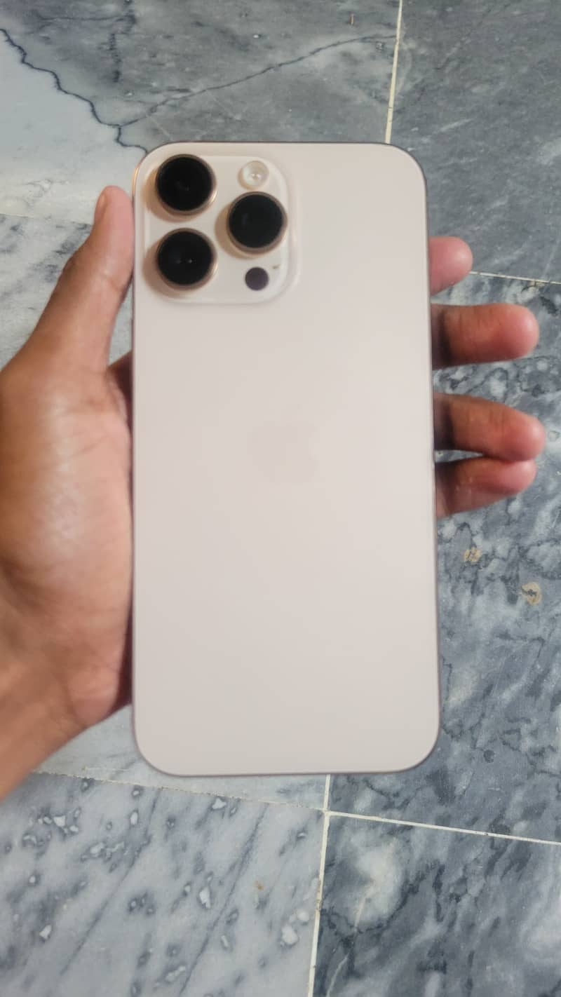 Apple iPhone 16 Pro Max 0