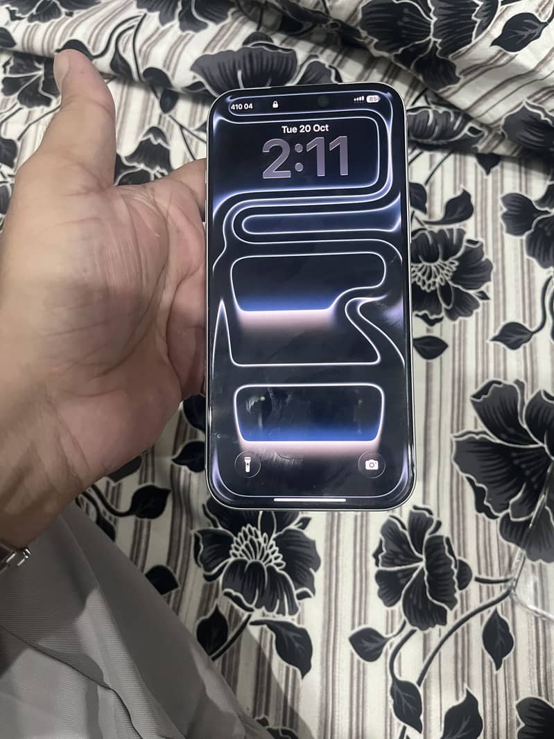 Apple iPhone 17 Pro Max 4