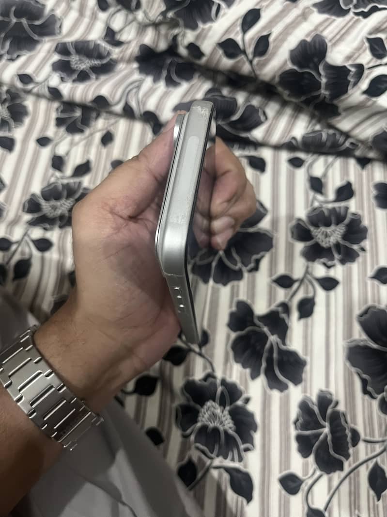 Apple iPhone 17 Pro Max 5