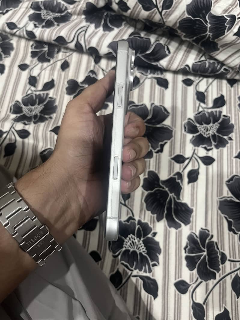Apple iPhone 17 Pro Max 6