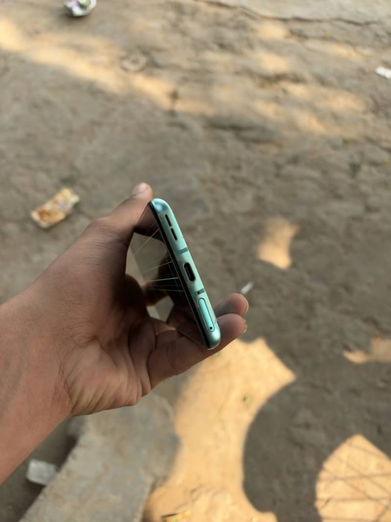 One Plus 8T 6