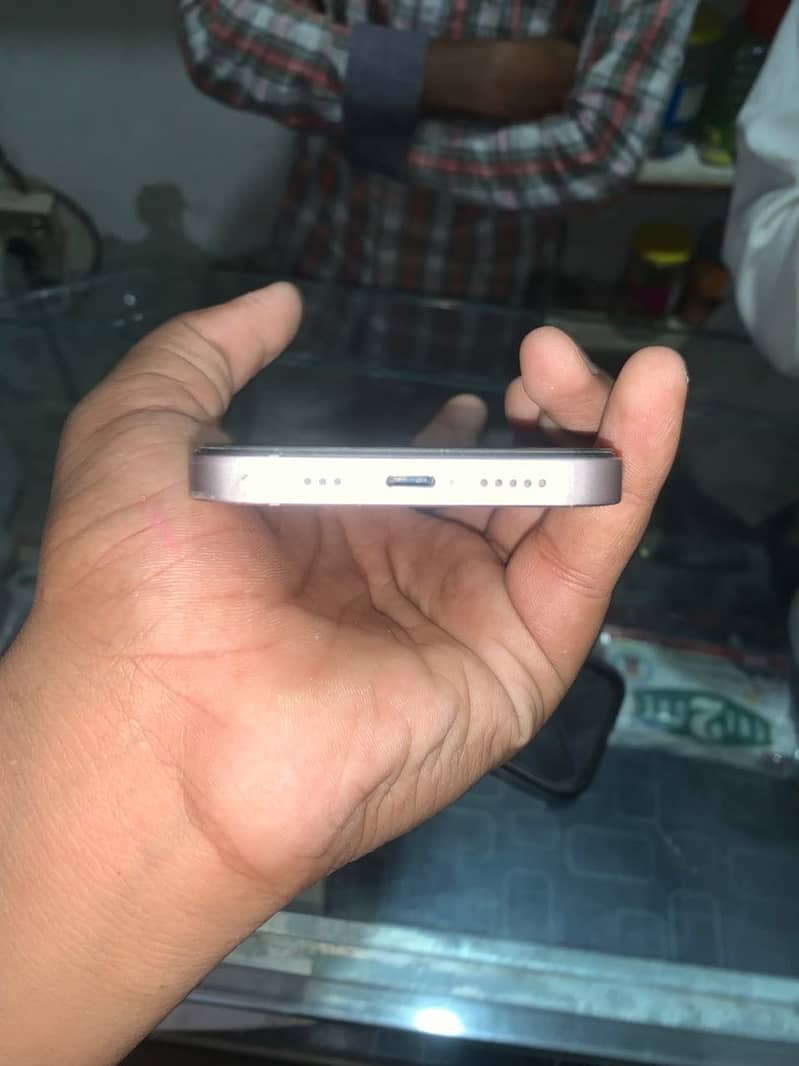 Apple iPhone 13 1