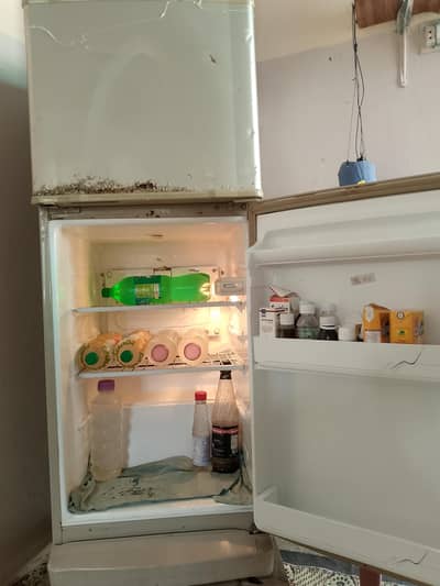 Title: Dawlance Mini Refrigerator / Small Fridge – 10 Years Used