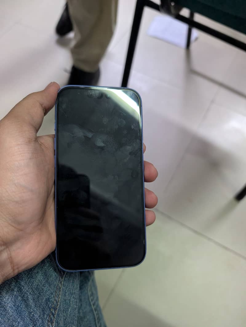 Apple iPhone 16 2