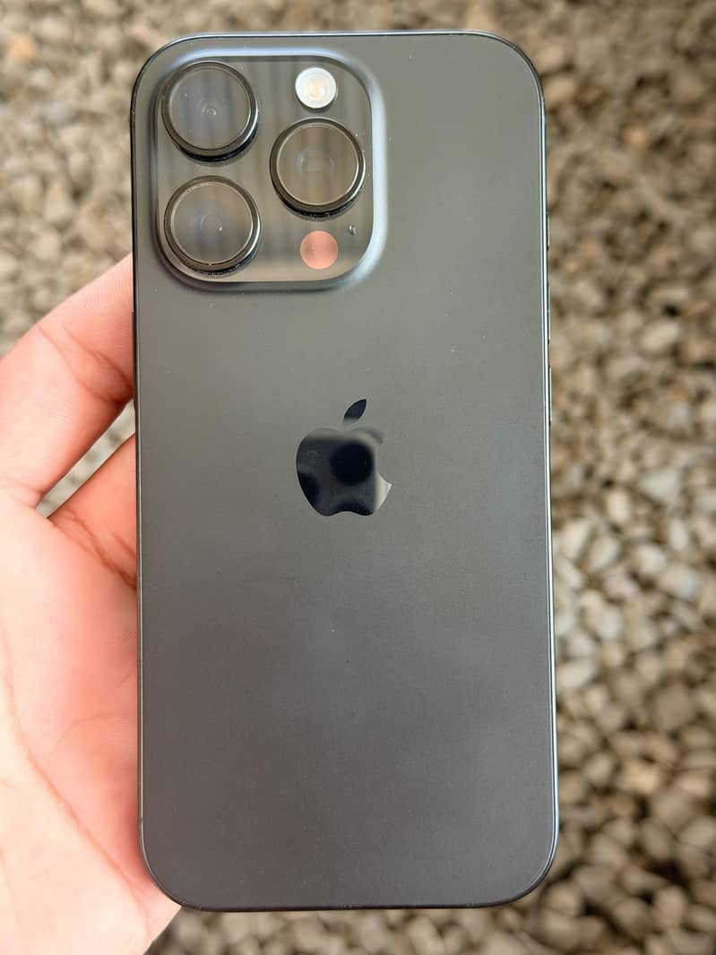 Apple iPhone 16 Pro 0