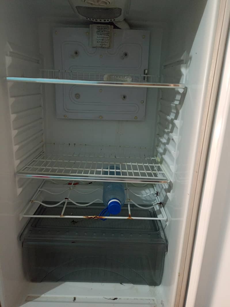 refrigerator 0