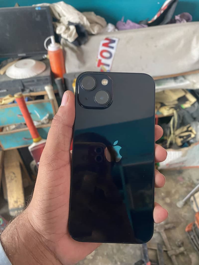 Apple iPhone 13 2