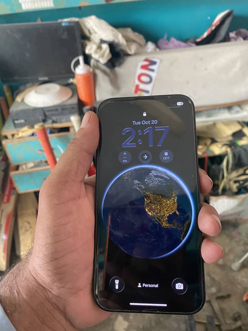 Apple iPhone 13 4