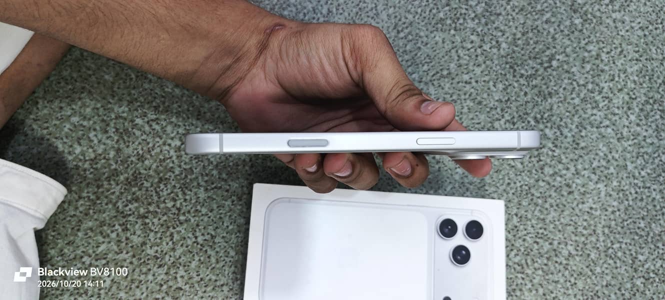 iPhone 17 pro max 3