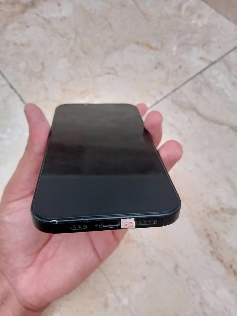 Apple iPhone 14 3