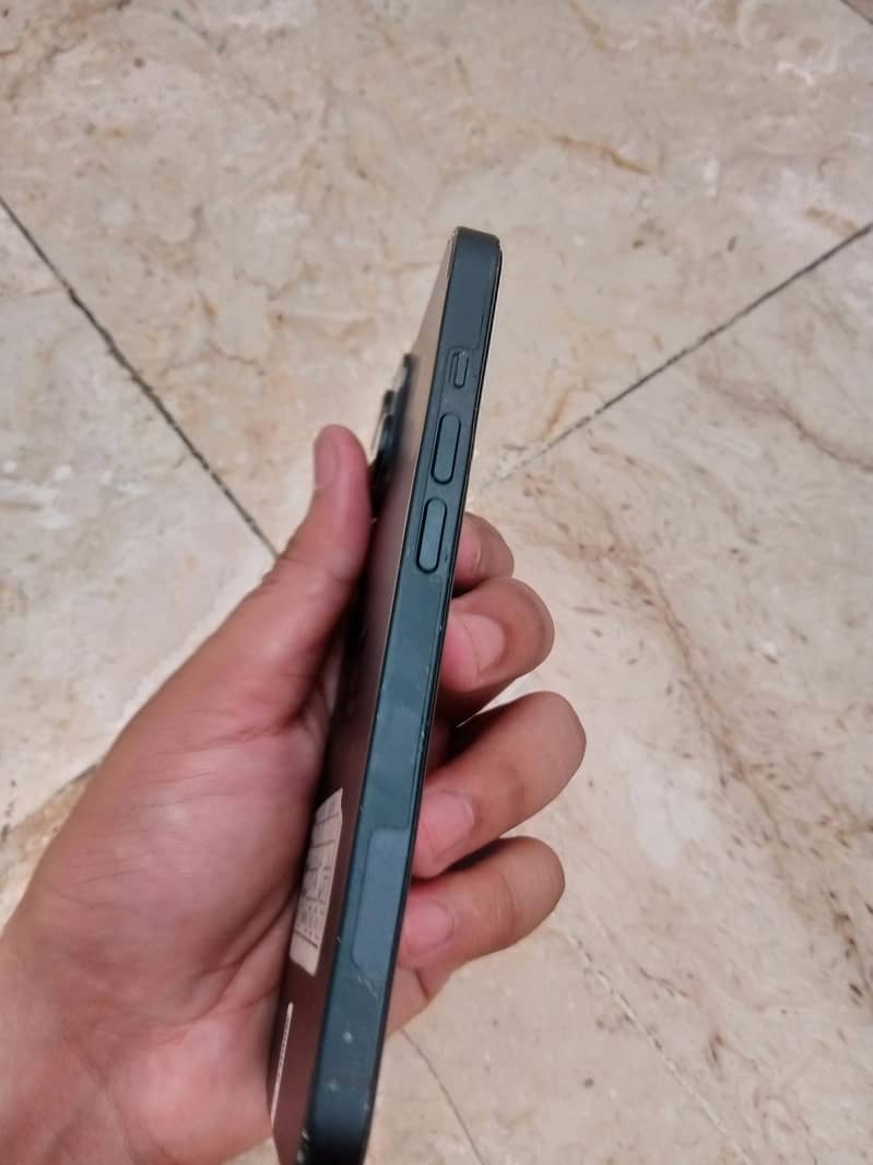 Apple iPhone 14 5