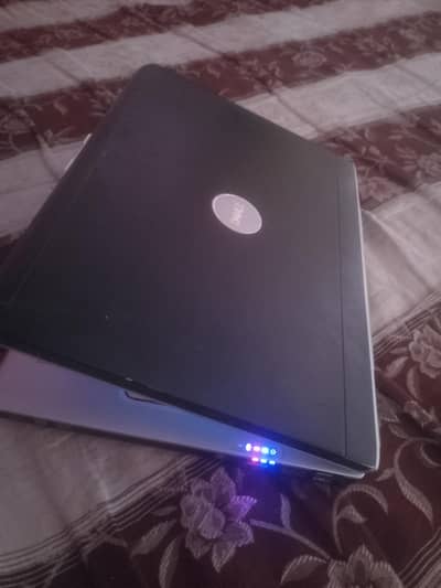 Dell laptop for sale 9/10 condition