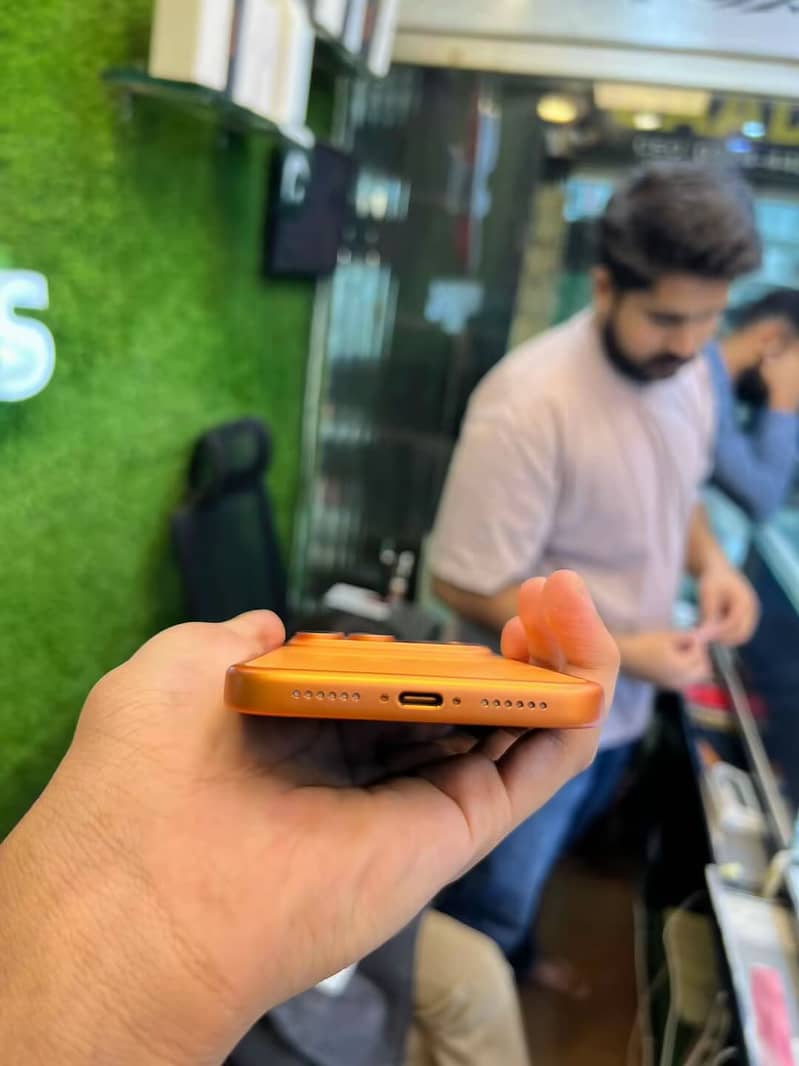 Apple iPhone 17 Pro Max 5
