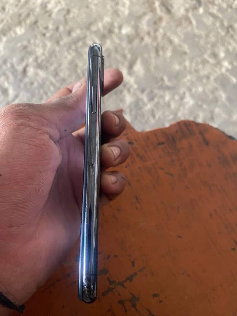 Apple iPhone X 5