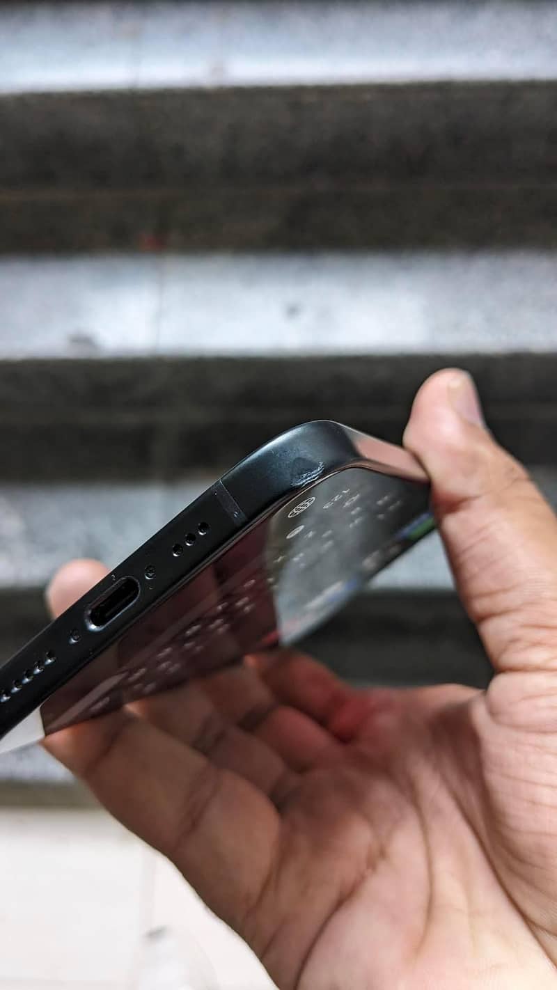 Apple iPhone 15 6