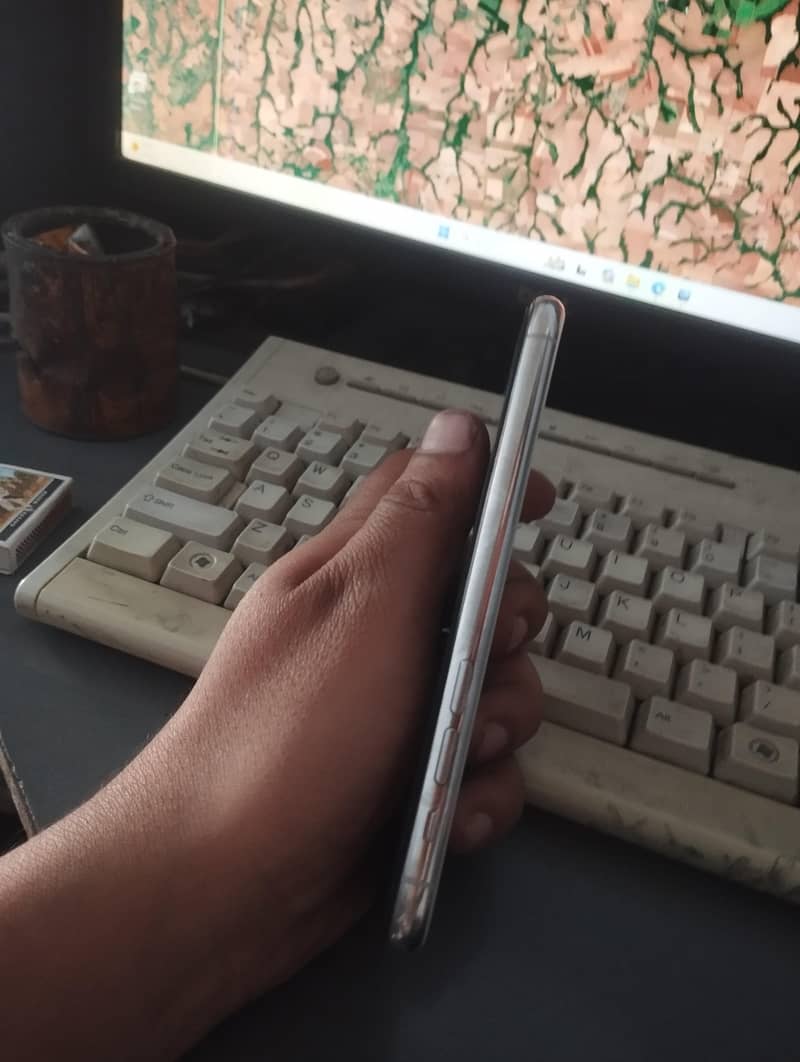 Apple iPhone 11 Pro 3