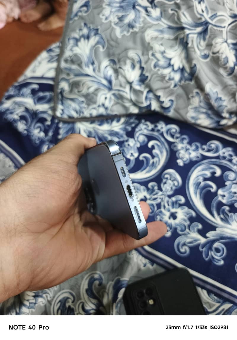 Apple iPhone 13 Pro 12
