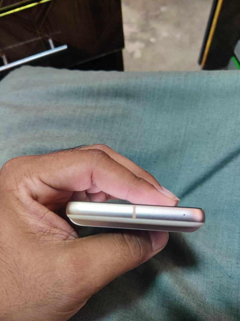 Google Pixel 8 2