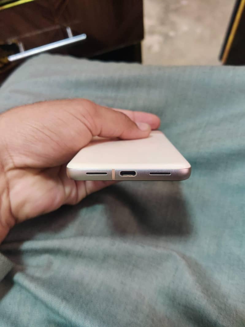 Google Pixel 8 3