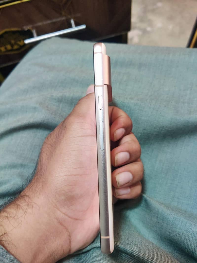 Google Pixel 8 5