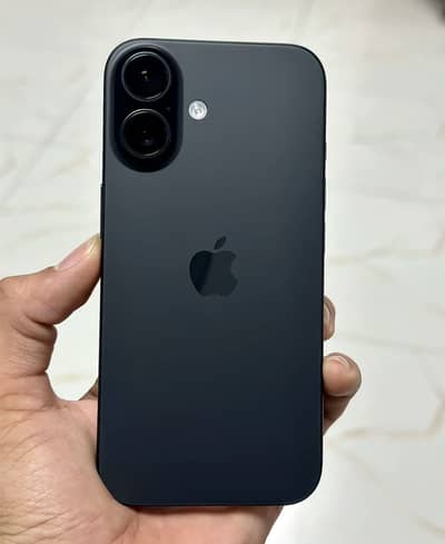 Apple iPhone 16