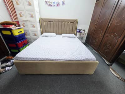 King size bed