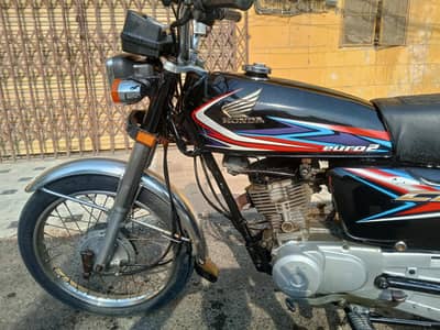 Honda cg 125 Karachi num 2019 model engine seild genuine condition