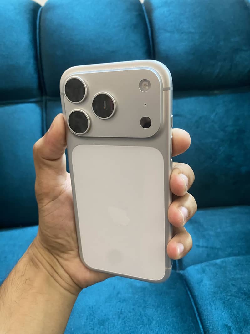 Apple iPhone 17 Pro 2