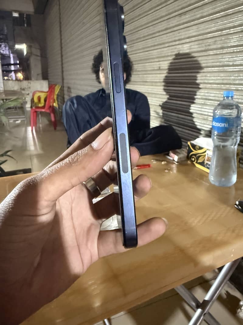 Apple iPhone 15 Pro Max 2